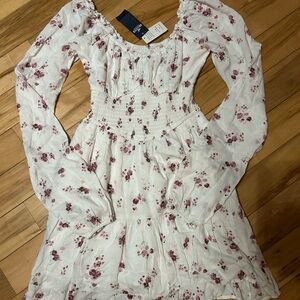 NWT Floral hollister dress